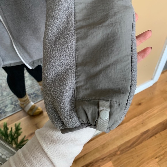 Small Denali North Face Jacket - Picture 5 of 7